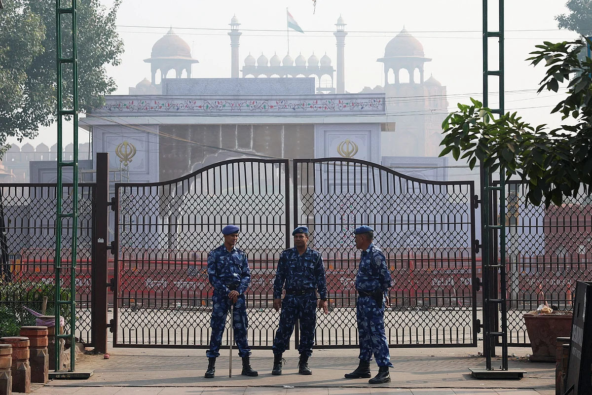 Hindistan Hükümeti Delhi'deki Otomobil Patlamasını 'Terör Olayı' Olarak Nitelendirdi