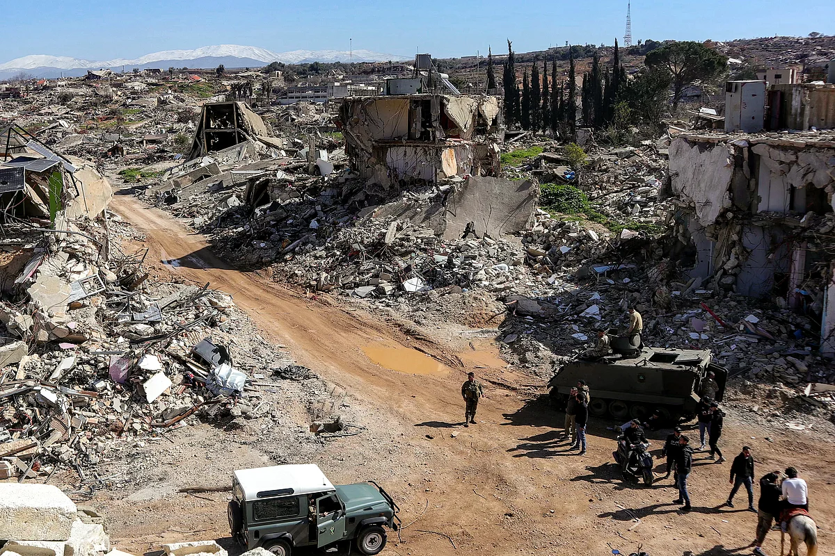 Hizbullah, İsrail Saldırısında Öldürülen Üst Düzey Komutanın Yasını Tutuyor