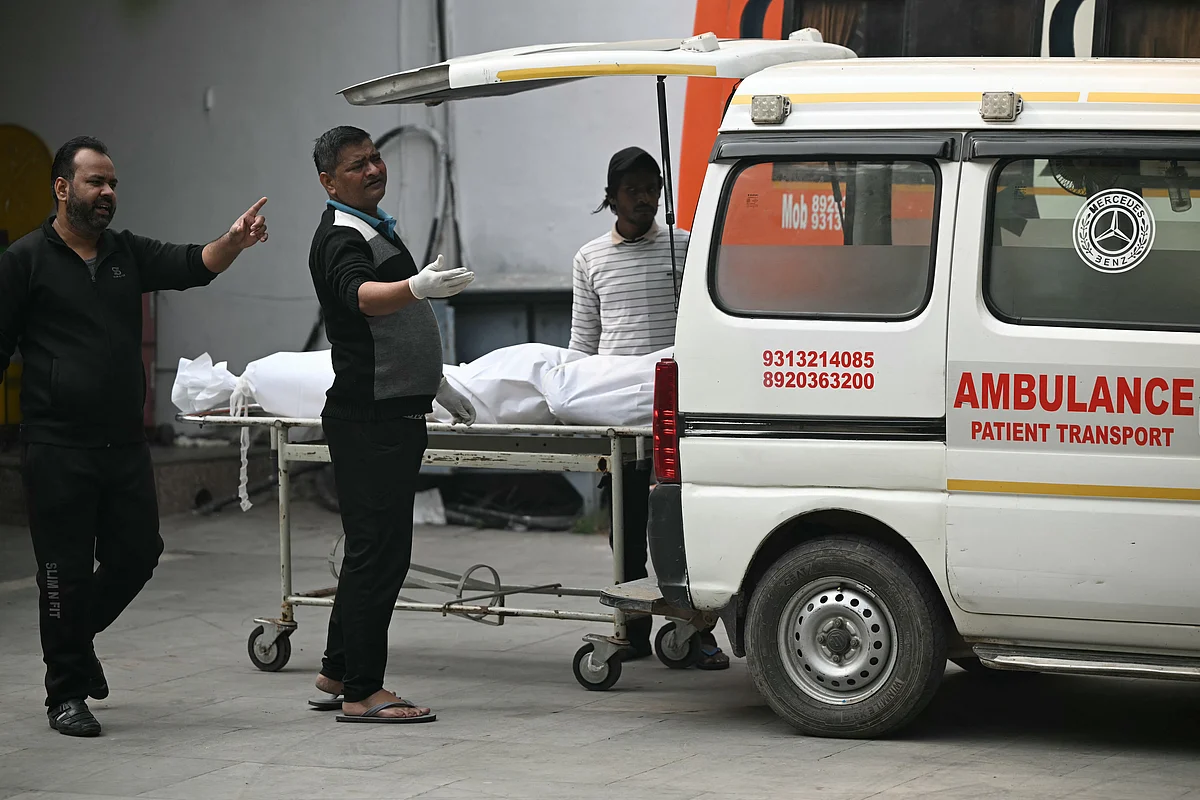 Kızıl Kale'de Delhi Patlaması: Aileler Kurbanların Yasını Tutuyor; Bölgeye Daha Fazla Güvenlik Gücü Geliyor