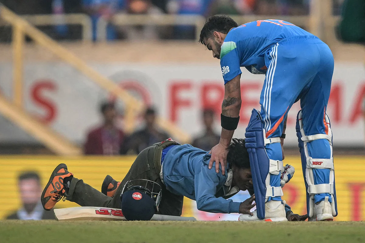 Kohli'nin 135'i Hindistan'ı Güney Afrika'ya Karşı 349-8'e Karşı Güçlendirirken Taraftar Güvenliği İhlal Ediyor