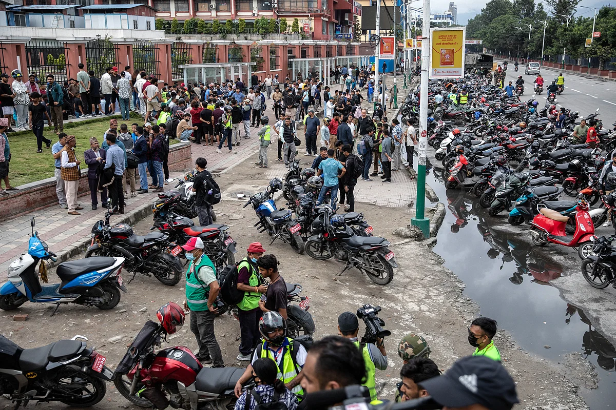 Nepal Polisi Eylül Protestoları Nedeniyle 400'den Fazla Kişiyi Tutukladı
