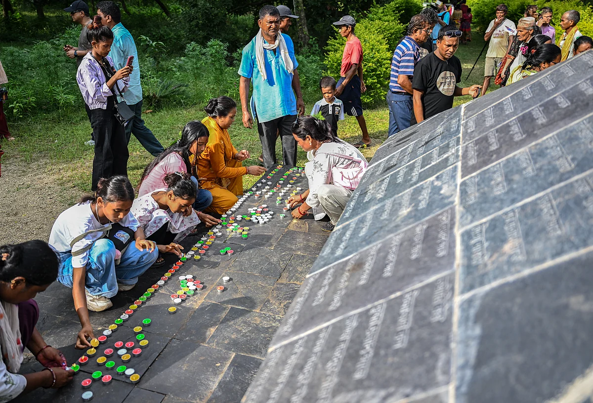 Nepal'in Savaş Kurbanları Siyasi Değişimleri Kırılgan Bir Umutla İzliyor