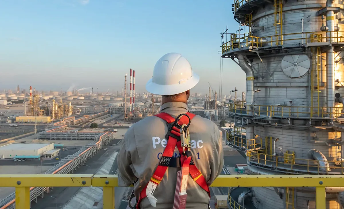 Petrofac, Çalışanların İşten Çıkarılmasından Sonra Normal Şekilde Çalışan BAE Operasyonlarını Doğruladı