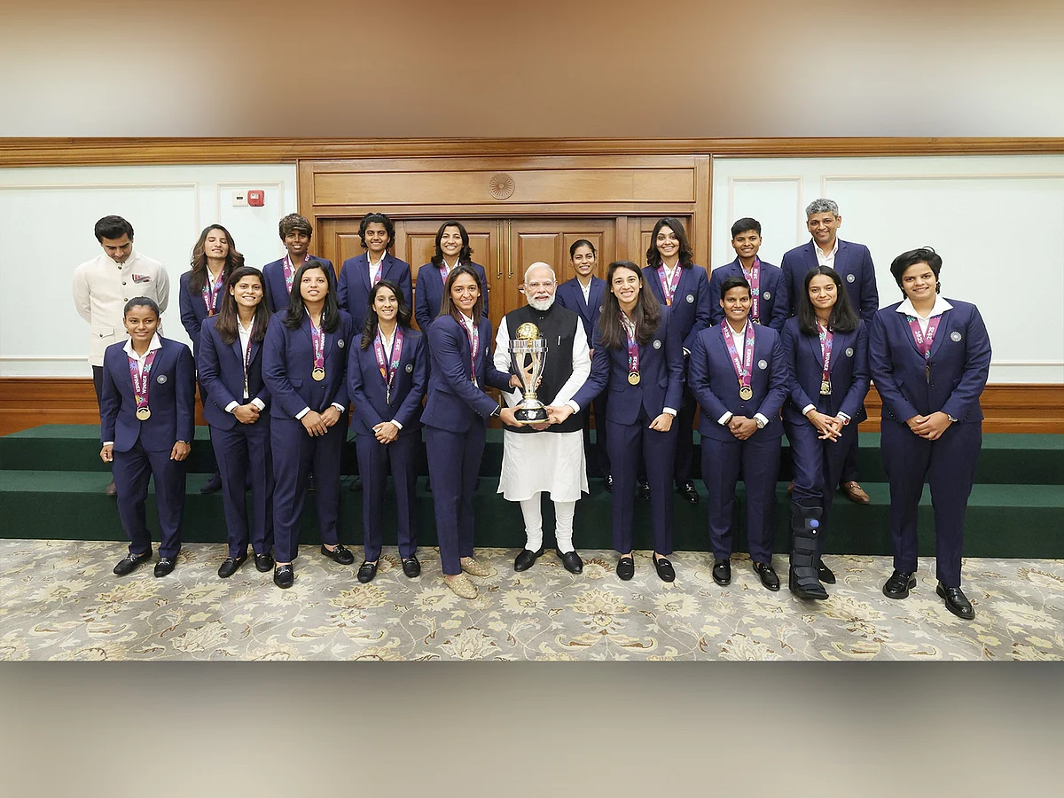 Başbakan Narendra Modi, Hindistan'ın Kadınlar Dünya Kupası Kazanan Takımıyla Buluştu