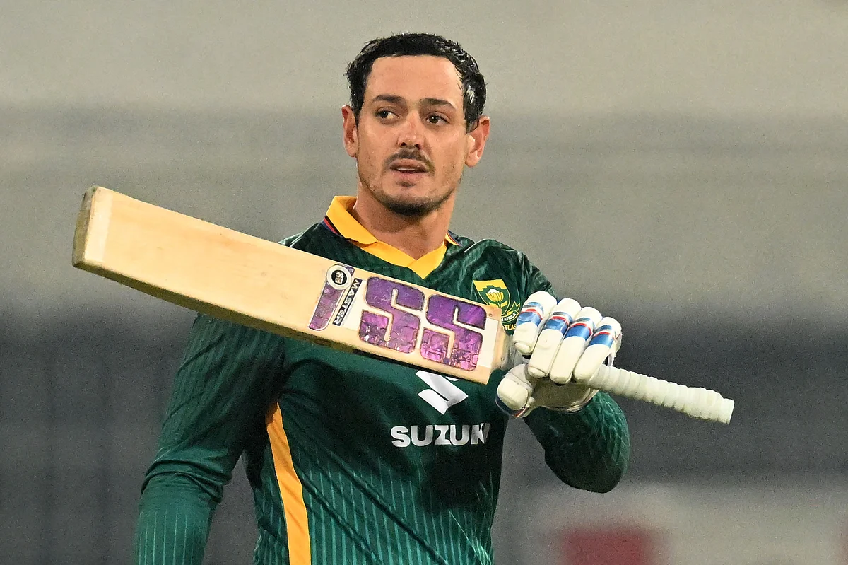 Quinton De Kock, Güney Afrika Seviye Serisi Olarak Yüzyılı Vurdu