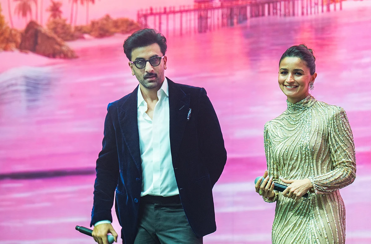 Ranbir Kapoor, Alia Bhatt Dubai'ye Bollywood cazibesi getiriyor