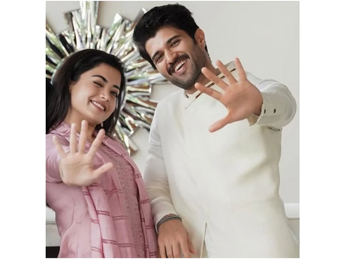 Rashmika Mandanna Herkese 'Hayatlarında Bir Vijay Deverakonda' diler