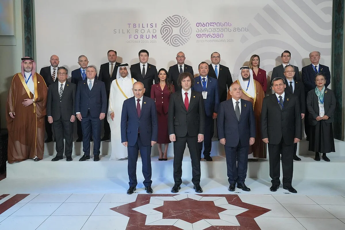 Tiflis, Gürcistan Başbakanının Himayesinde Beşinci ipek Yolu Forumu'na Ev Sahipliği Yapıyor