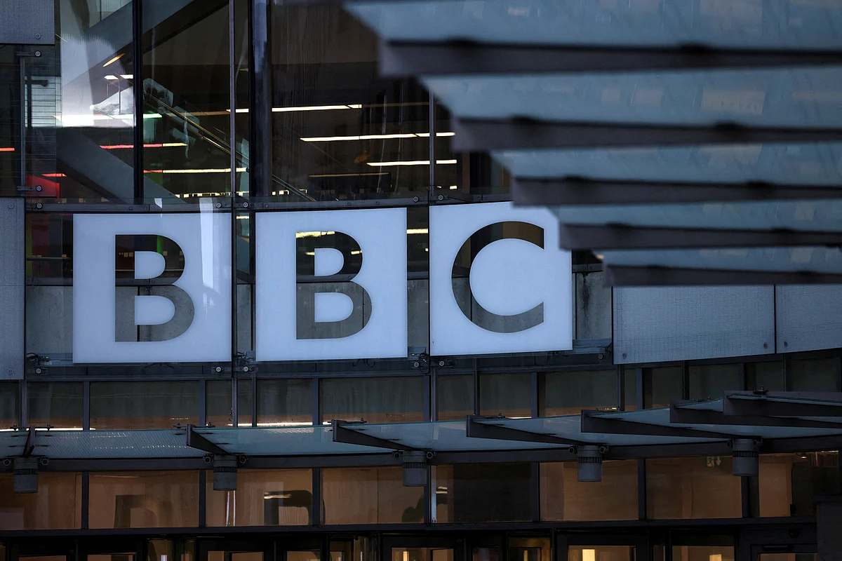 Trump, Bbc'ye Video Düzenleme İçin 5 Milyar Dolara Kadar Dava Açacağını Söyledi