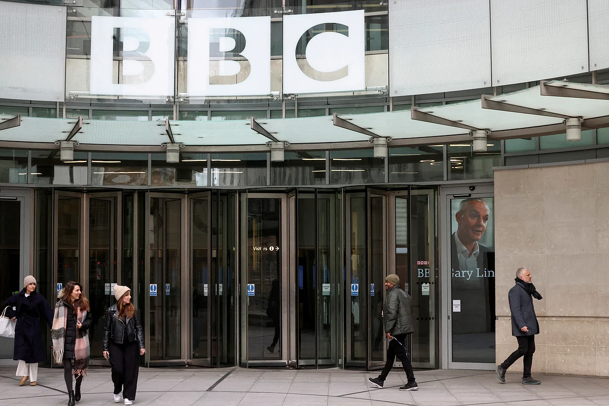 Trump, Haber Başkanı Bbc Patronunu Her İkisi De İstifa Ettiği için 'Çok Dürüst Olmayan İnsanlar' Olarak Eleştirdi