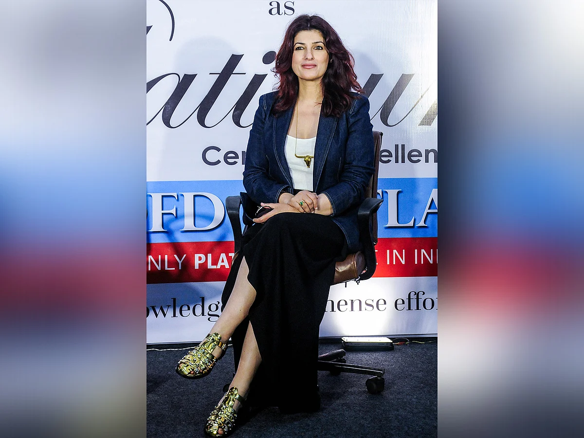 Twinkle Khanna, On Yıl Sonra 'Bayan Funnybones' Devamı ile Geri Döndü