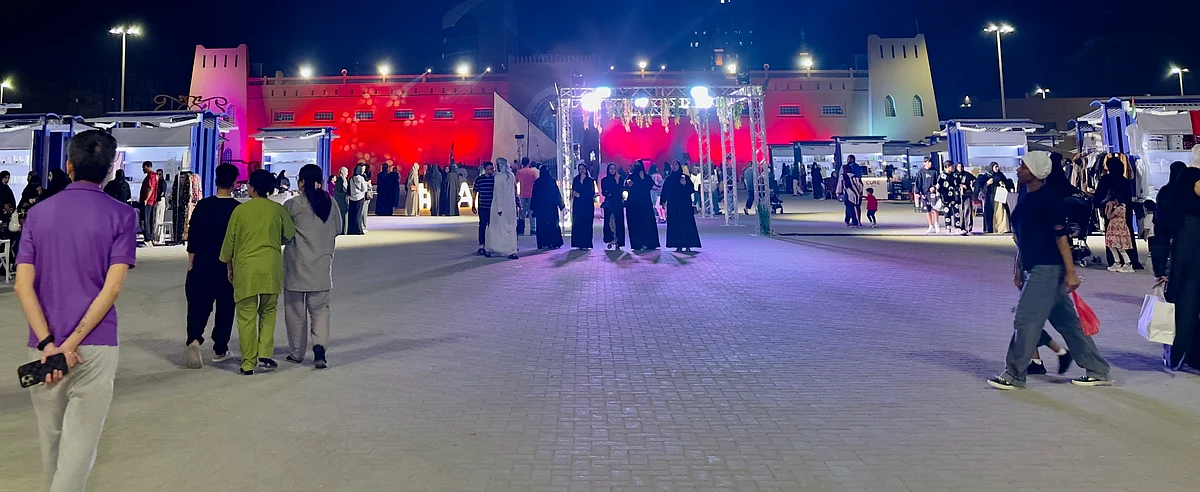 Uzun Kuyruklar, Serin Hava, Harika Yemekler: Ras Al Khaimah'ın Yeni Gece Pazarı Bir Hit