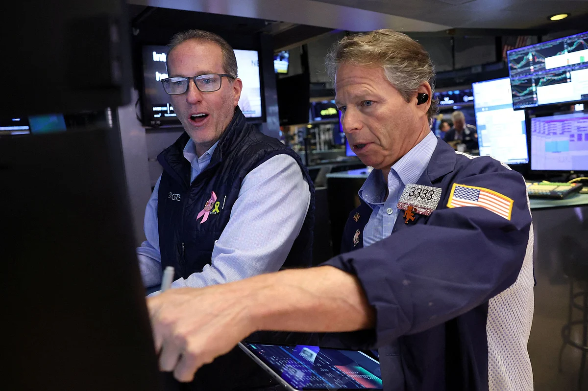 Wall Street, Hükümetin Yeniden Açılması Umutlarını Artırdı