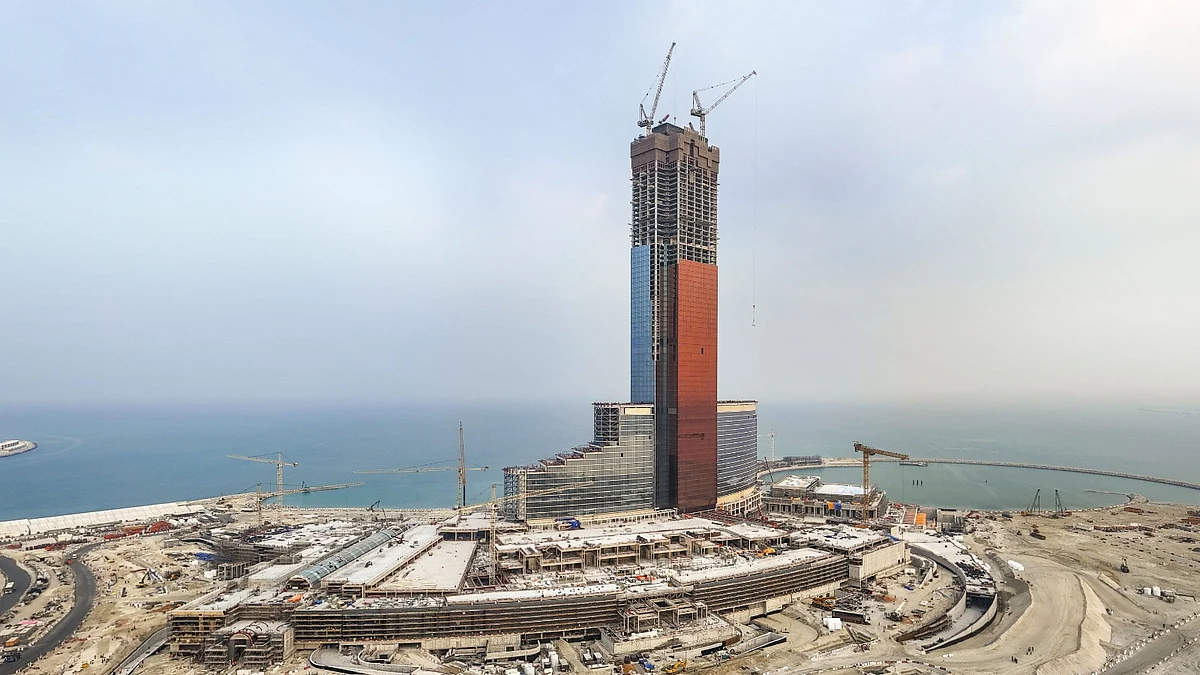 Wynn Al Marjan Adası'nın Kulesi 70. Kata Ulaştı, Tesis 2027 Lansmanı için Ayarlandı