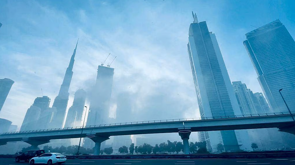 Yarın BAE Hava Durumu: Dubai Sıcaklıkları 20ºc'ye Düşecek; Sis Muhtemel