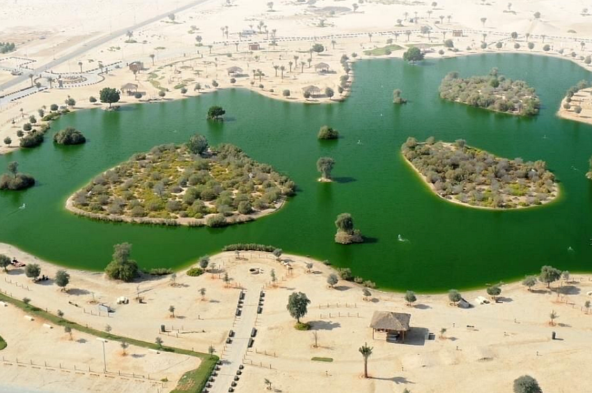 Abu Dabi, Al Wathba Gölü'nün Geçici Olarak Kapatıldığını Duyurdu