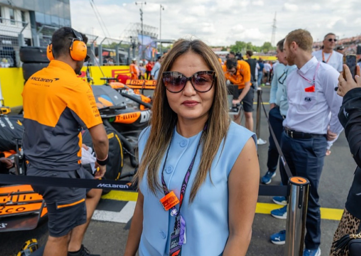 F1 Hindistan Sesi Haline gelen Abu Dabi: Tanışmak Kadın