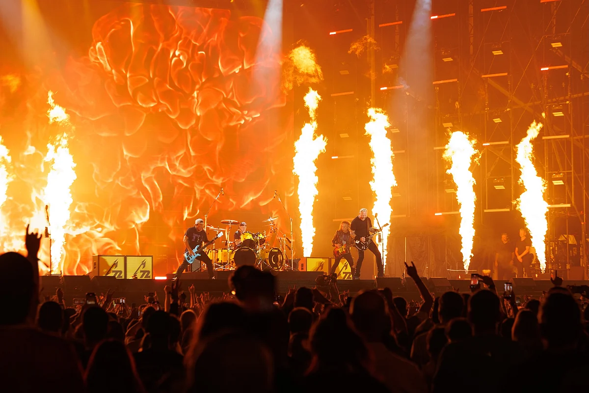 Abu Dabi Grand Prix 2025: Metallica, Yarış Sonrası Heyecan Verici Gösteride Etihad Park'ı Salladı