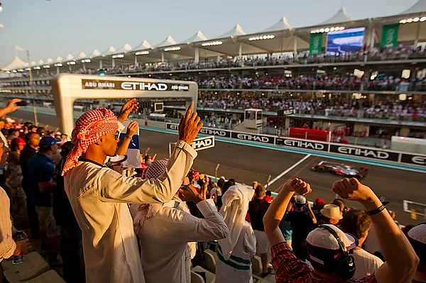 Abu Dabi Grand Prix'sinde Gezinme: 15 Otonom Araç, 82 Otobüs, 3000 Taksi ve Daha Fazlası