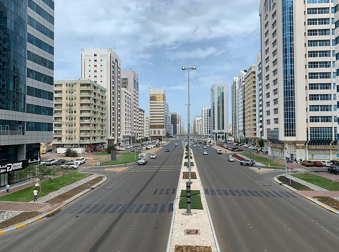 Abu Dabi: Şeyh Zayed Bin Sultan Caddesi 14 Gün Boyunca Kısmen Kapatılacak