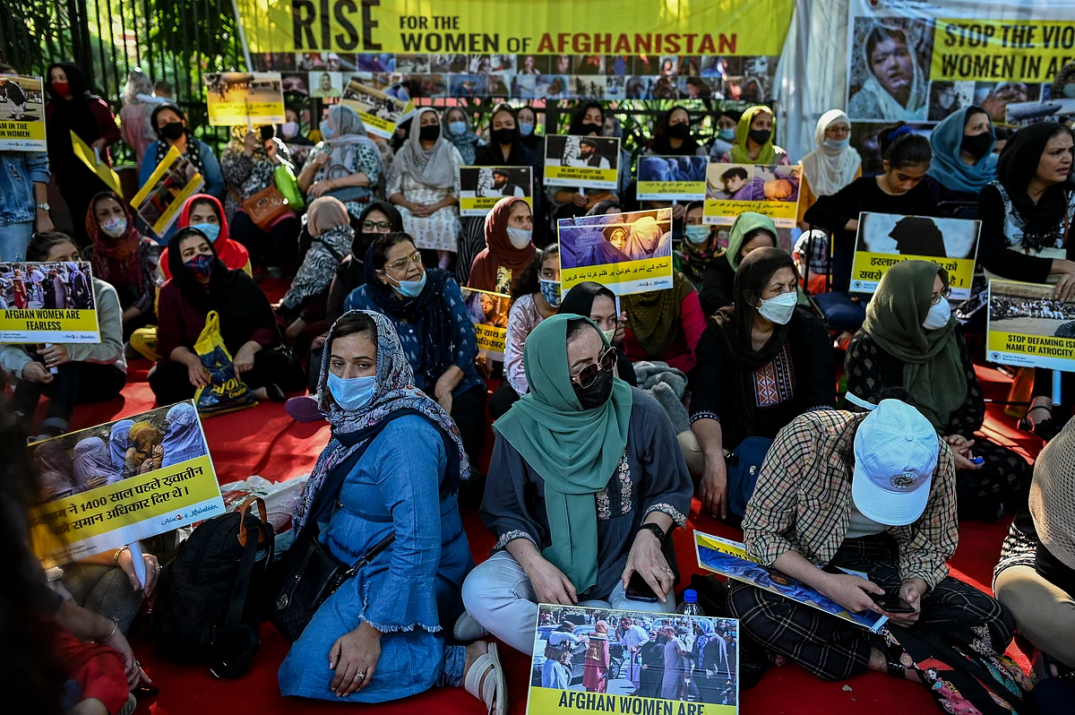 Afganistan'da Kürtaj: 'Annem Midemi Taşla Ezdi'