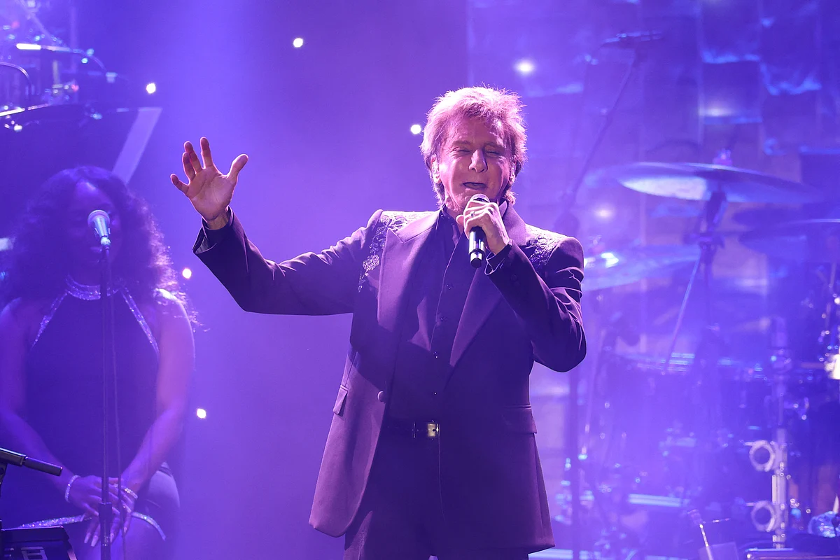 Amerikalı Şarkıcı Barry Manilow Akciğer Kanseri Teşhisini Açıkladı