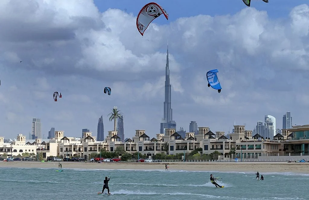 BAE: Dubai Halk Plajlarını ve Parklarını Yeniden Açıyor; Jebel Jais Kapalı Kalacak