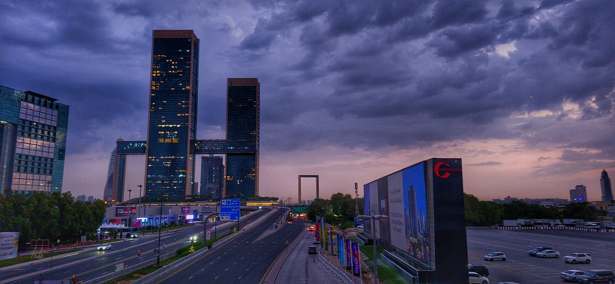 BAE Hava Durumu: Abu Dabi'de Yağış Olasılığı, Sıcaklıklar 19ºc'ye Düşecek