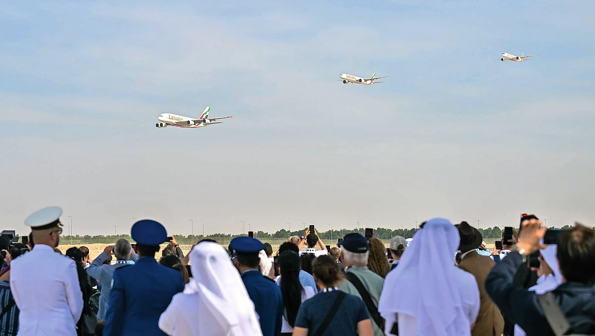 BAE Havacılık Büyümesi: Dubai Airshow Rekor Yolcu Kilometre Taşlarını ve Havaalanı Yatırımlarını Hızlandırıyor