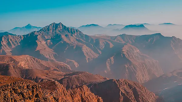 BAE: Jebel Jais, Son Şiddetli Yağışlardan Sonra Geçici Olarak Kapanıyor; Tüm Faaliyetler Askıya Alındı