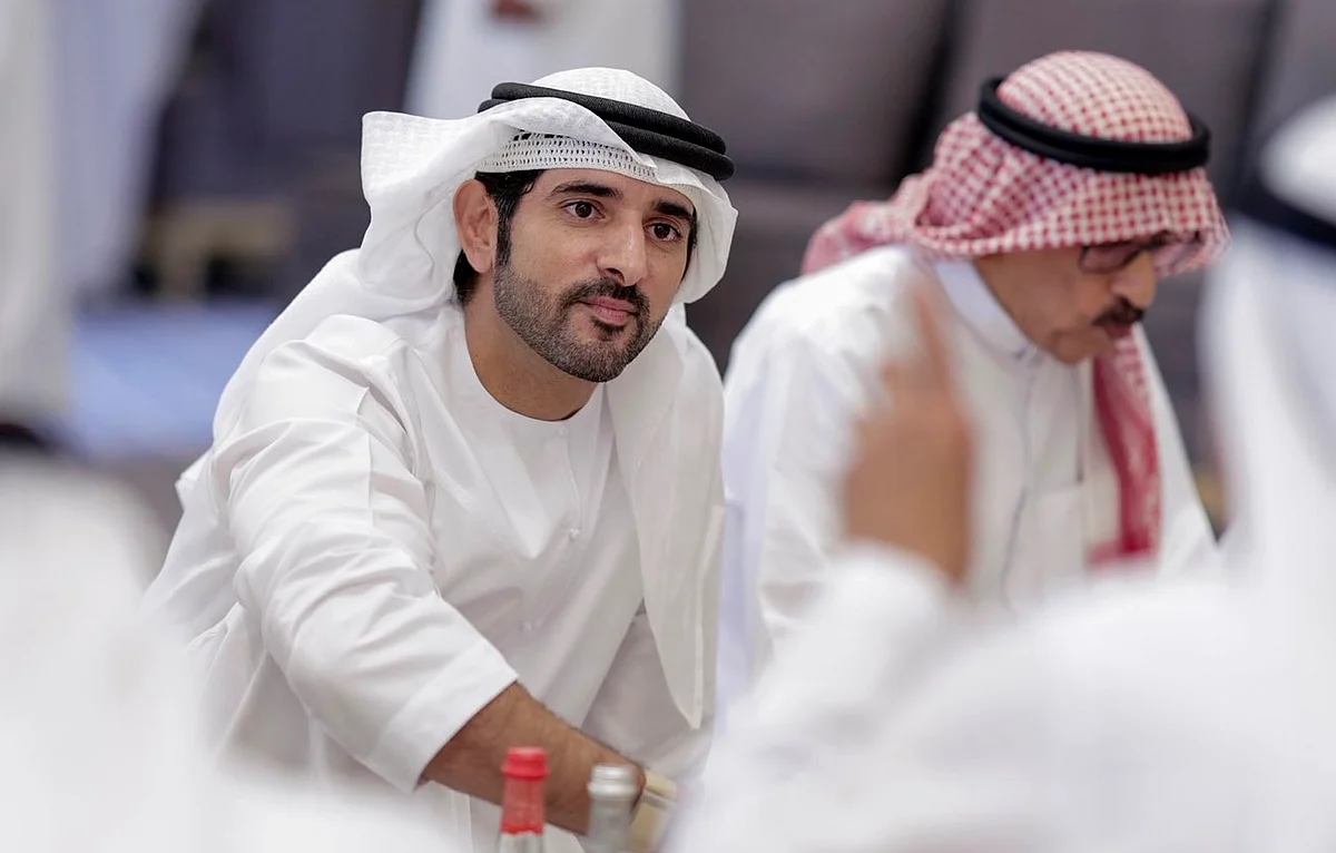 Bakın: Şeyh Hamdan, Topluluk Meclisinde 'Dubai Öğle Yemeği'ne Katılıyor, 200'den Fazla Misafirle Etkileşime Giriyor