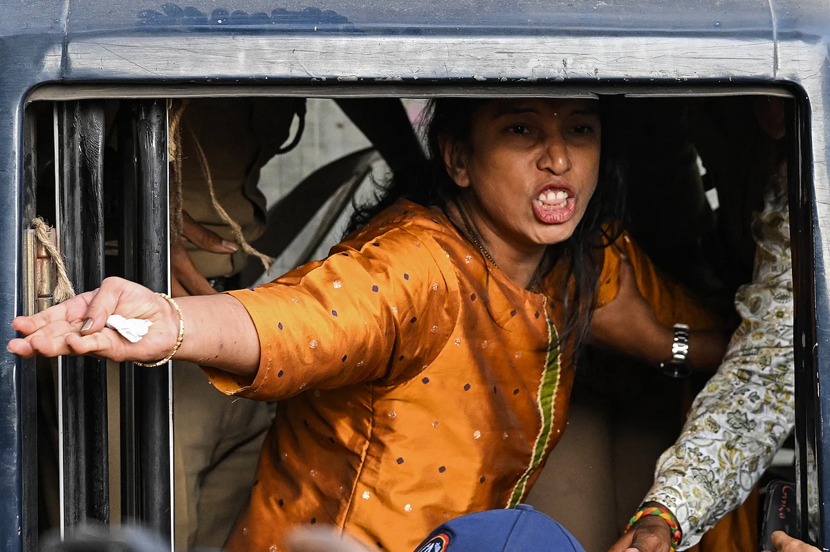 Bangladeş, Yeni Delhi'de Protesto Patlak Verirken Hindistan Elçisini Çağırdı