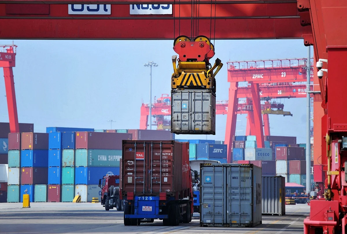 Çin'in Ticaret Fazlası İlk Kez 1 Trilyon Doları Aştı
