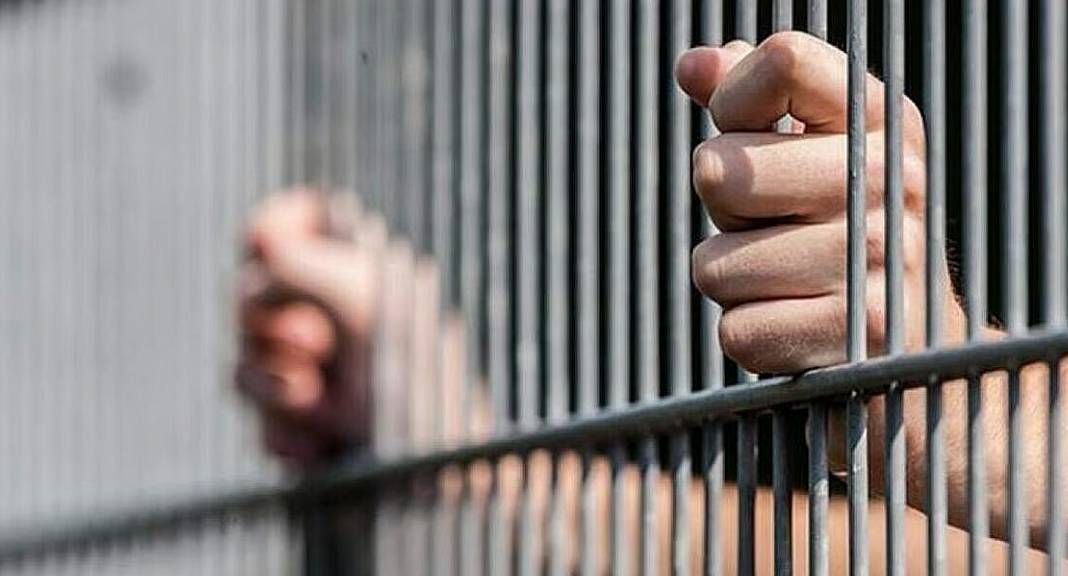 Dubai: Adam Hapsedildi, Uyuşturucu Kaçakçılığı için Banka Hesabı Kullandığı için 100.000 Dh'ye Para Cezası Verildi