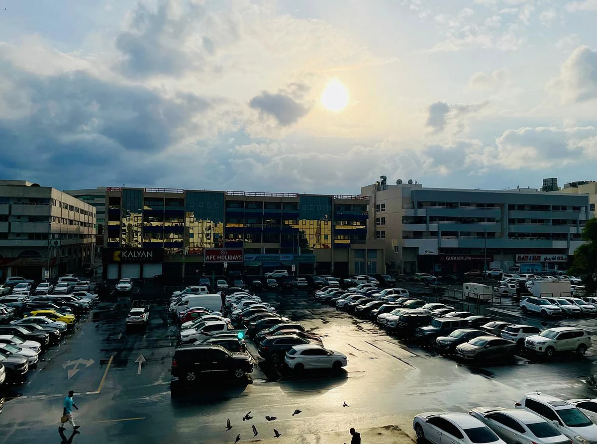 Dubai, Hava Koşulları İyileştikçe Plajları ve Parkları Yeniden Açıyor
