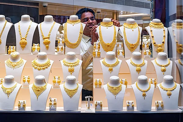 Dubai: ABD Fed Faiz İndirimi Toplantısı Öncesinde Altın Fiyatları Sabit