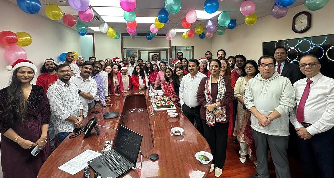Fathima Healthcare Group, Noel'i Myk Network Kurumsal Ofisinde Çalışanlarla Kutluyor
