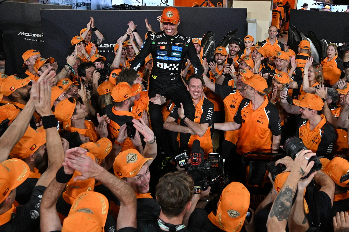 Formula 1 Sezonu Da Bir Hata Komedisi ve Erken Noel Hediyeleriydi