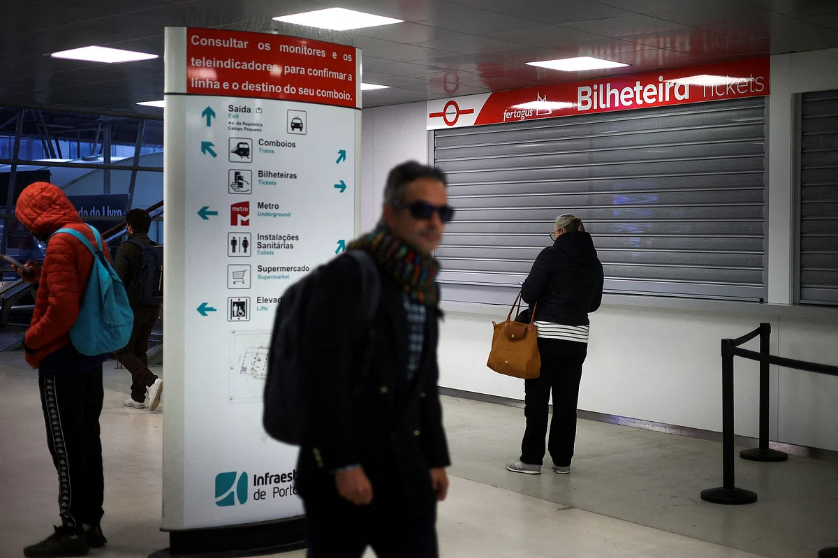 Genel Grev Portekiz'deki Uçakları, Trenleri ve Hizmetleri Vurdu