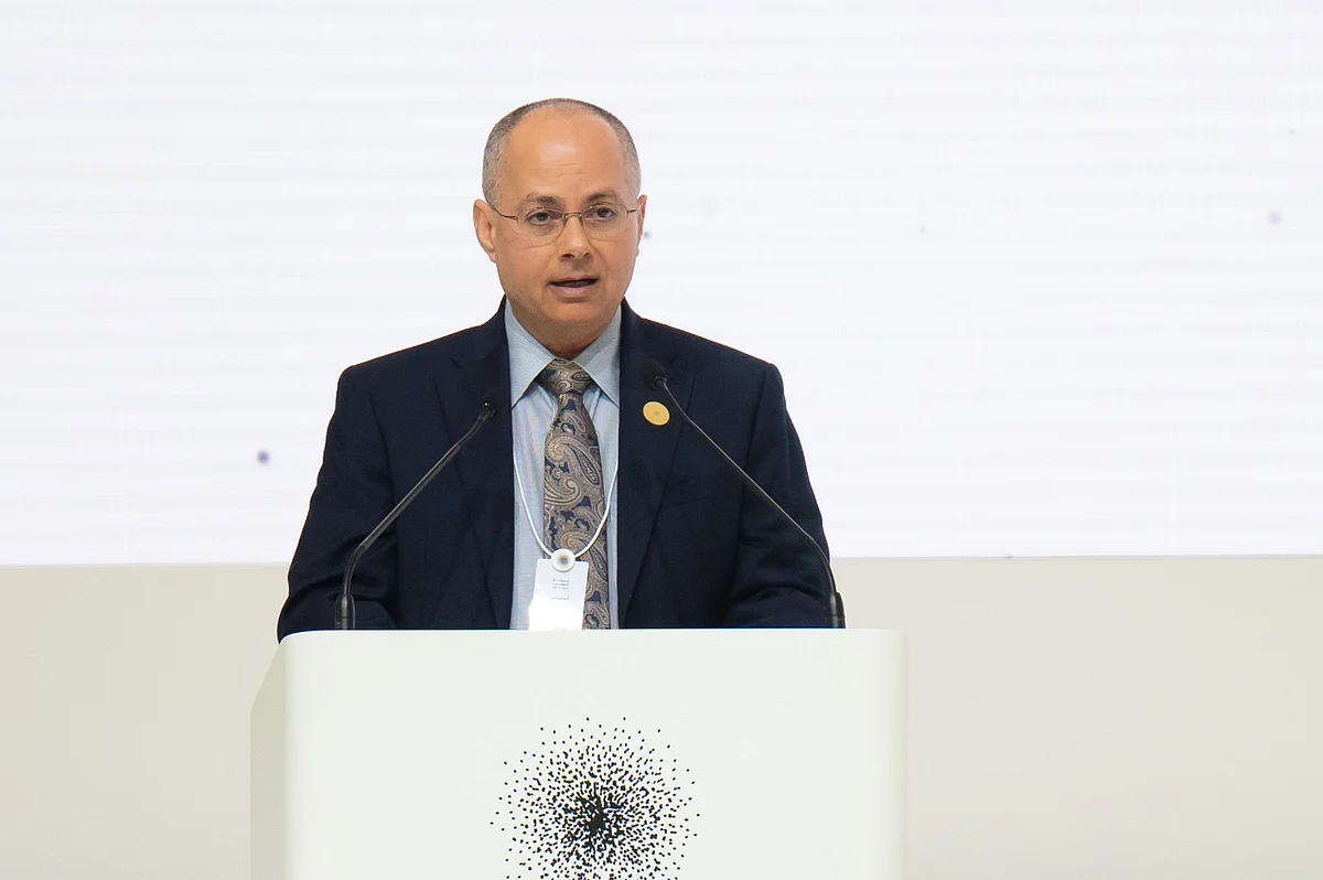 ’Her Damla Önemlidir': Nobel Ödüllü Omar Yaghi, 2026 yılına kadar BAE Çöl Havasını Suya Dönüştürecek