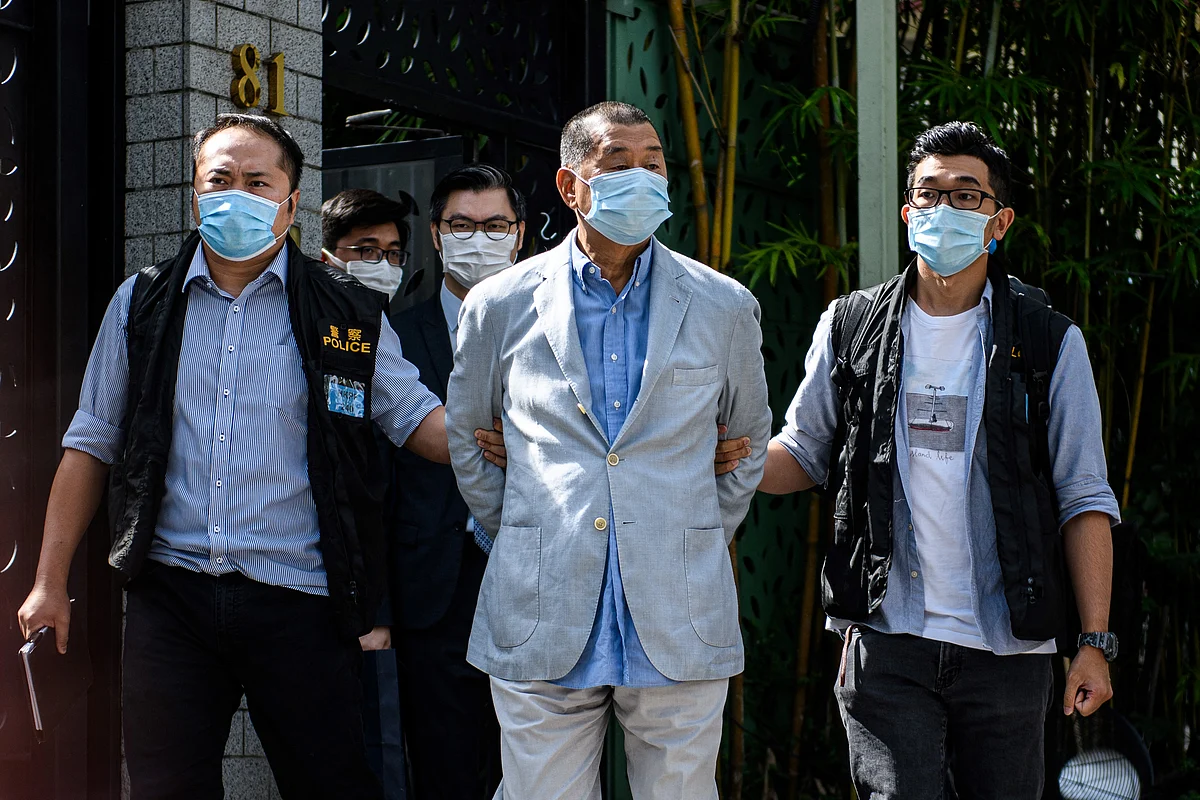 Hong Kong Mahkemesi İngiltere Medyası Tychoon Jimmy Lai'yi Ömür Boyu Hapse Mahkum Etti