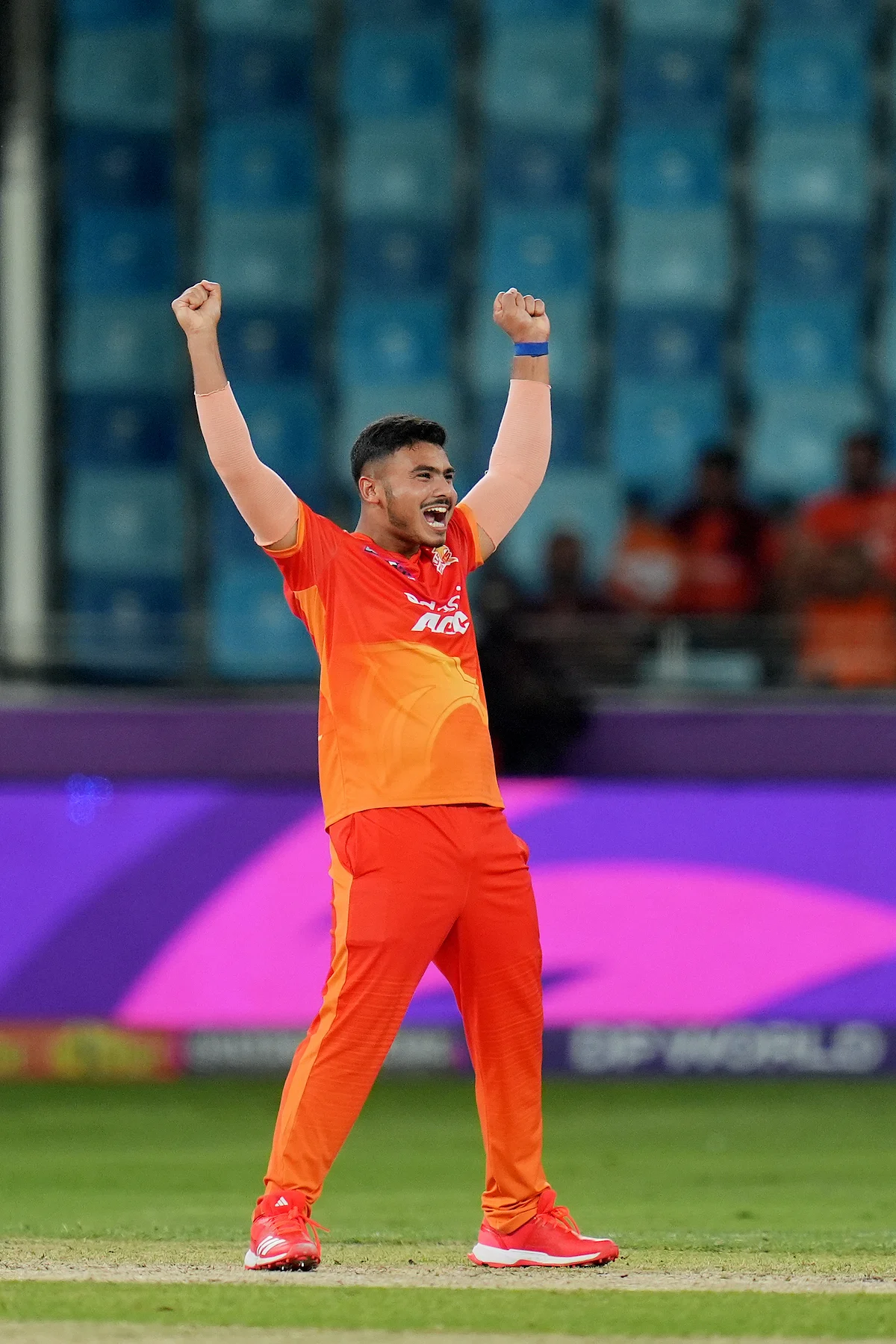 Ilt20: Devler Warriorz'u Yenerken BAE Spinner Aayan Göz Kamaştırıyor