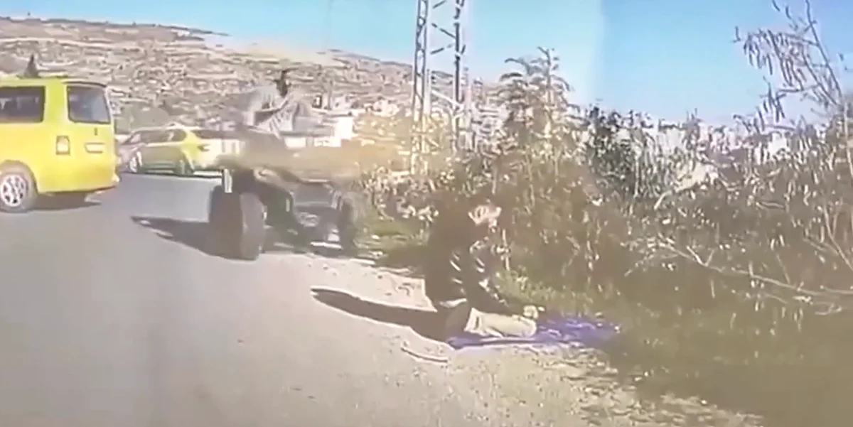 İsrailli Yedek Asker, Batı Şeria'da Dua Eden Filistinli Adama Aracı Çarptı