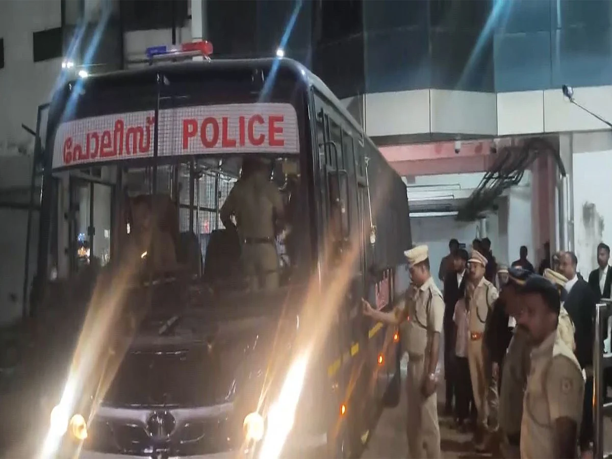 Kerala Saldırı Davasındaki Aktris Kararda Sessizliği Bozdu, Mahkemeye Güvenmediğini Söyledi