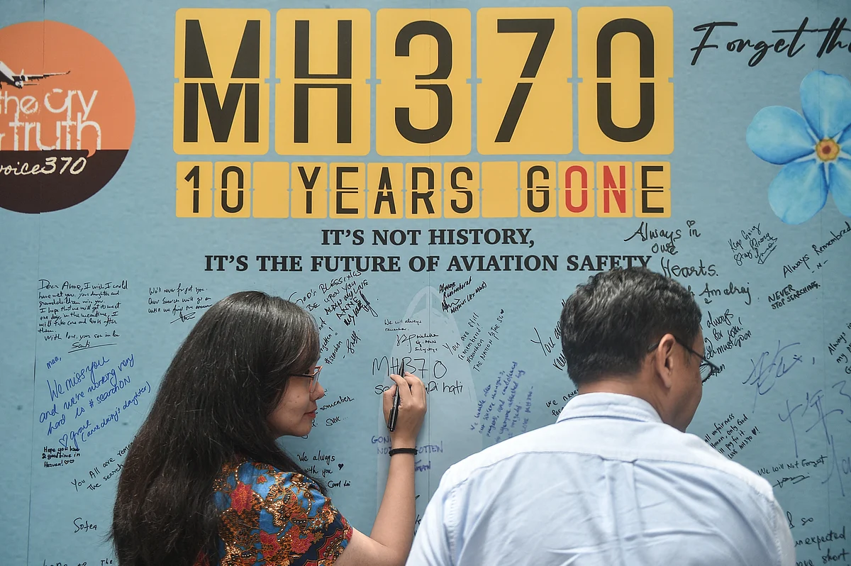 Malezya, Bu Ay Devam Etmek için Kayıp Mh370 Uçuşunu Aradığını Söyledi