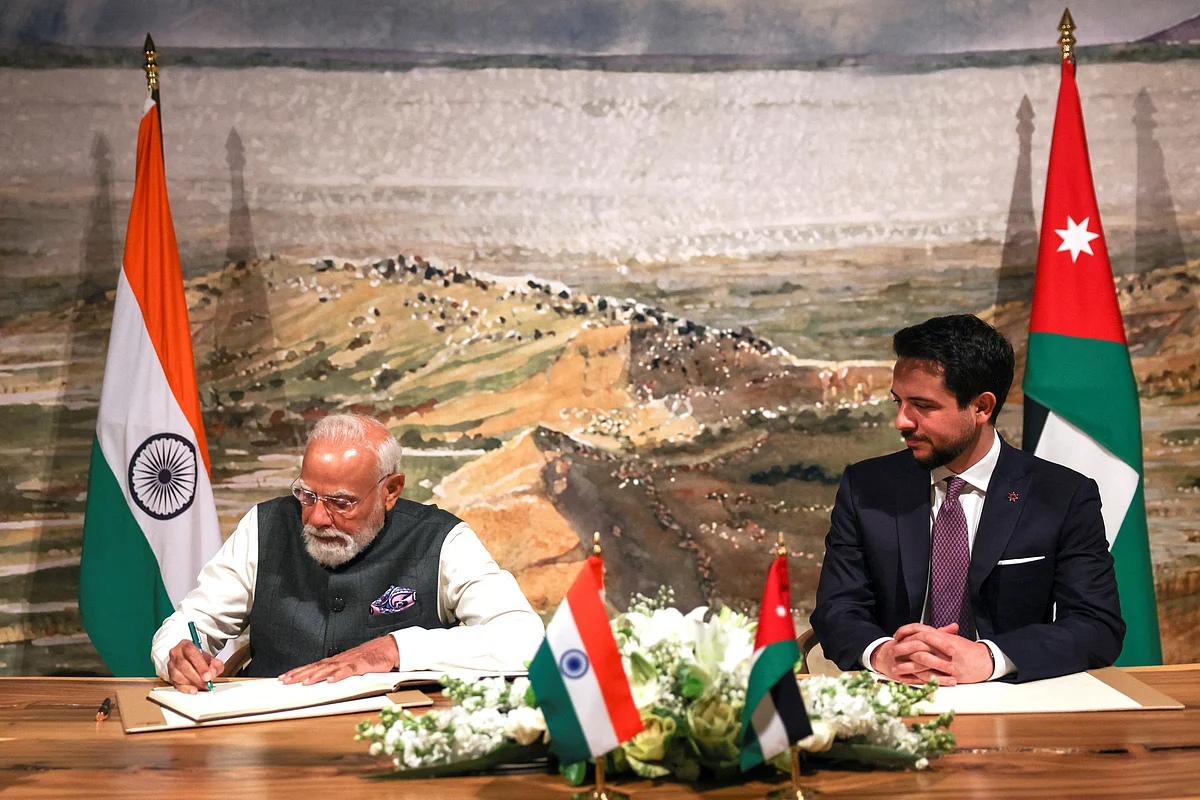 Modi'nin 3 Uluslu Ziyareti Hindistan'ın Küresel Duruşunu Nasıl Yeniden Ayarlıyor?