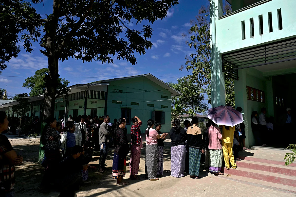 Myanmar Cuntası, Beş Yıllık İç Savaşın Ardından Seçime Girdi