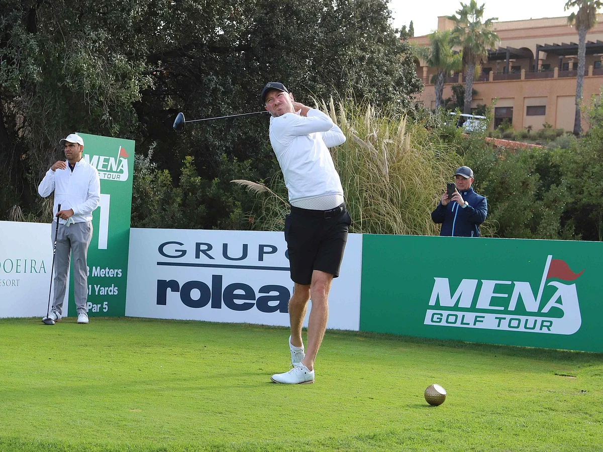 O'hagan'ın Hole-İn-One Manşetleri Mena Tour'un Algarve Classic'inde Üç Yönlü Liderlik