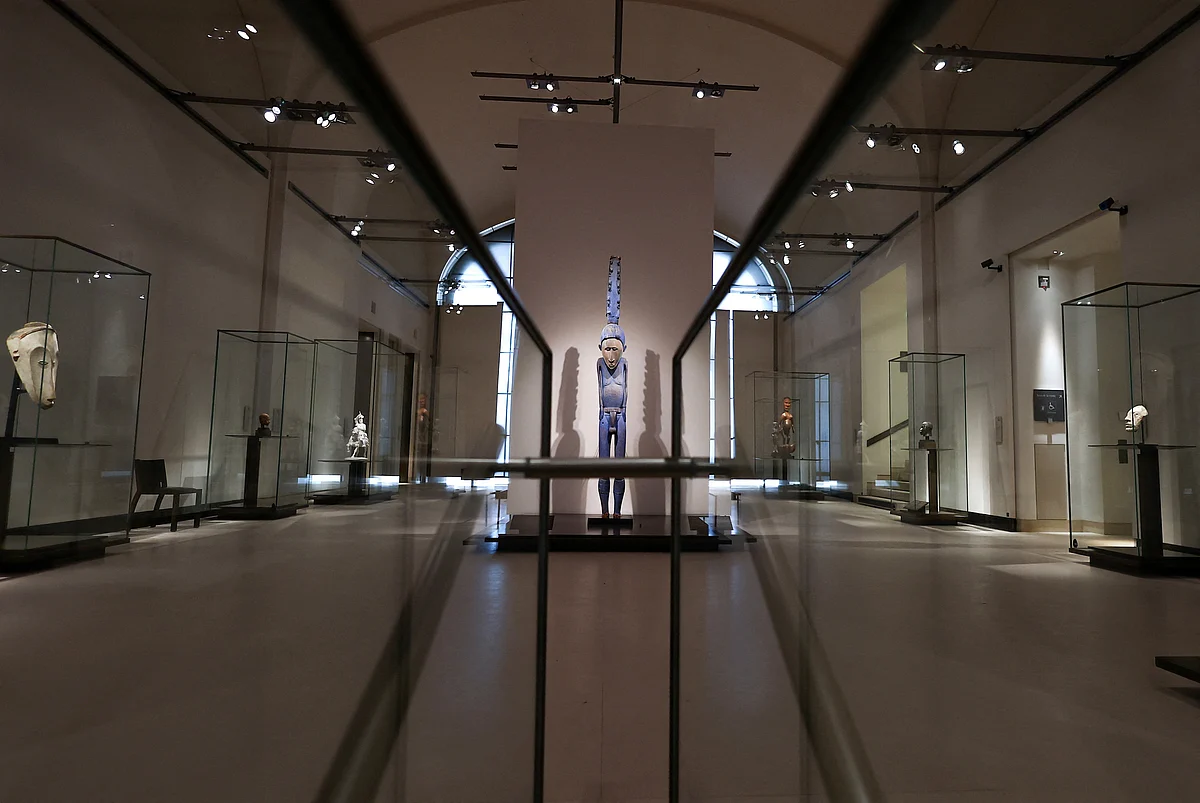 Paris Louvre Müzesi'ndeki Su Sızıntısında Hasar Gören 400 Nadir Kitap
