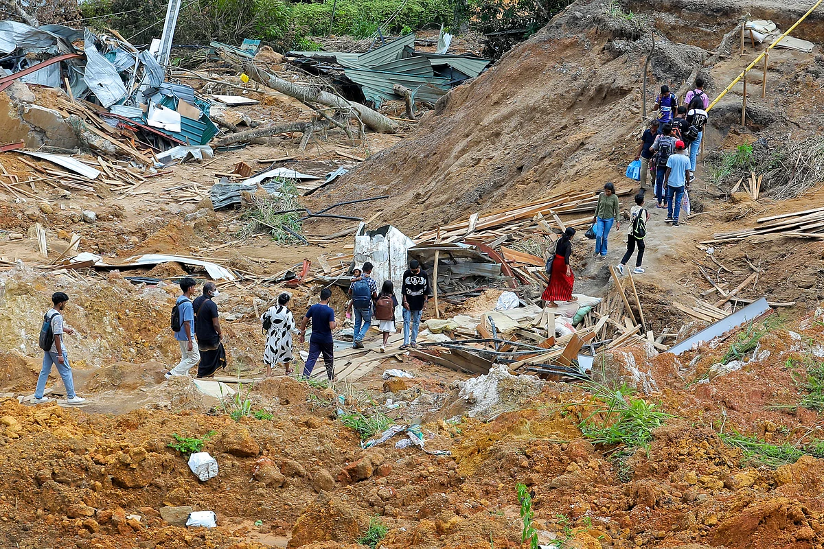 Sri Lanka, Sel Felaketi Kurtarma için Askerleri İkiye Katladı